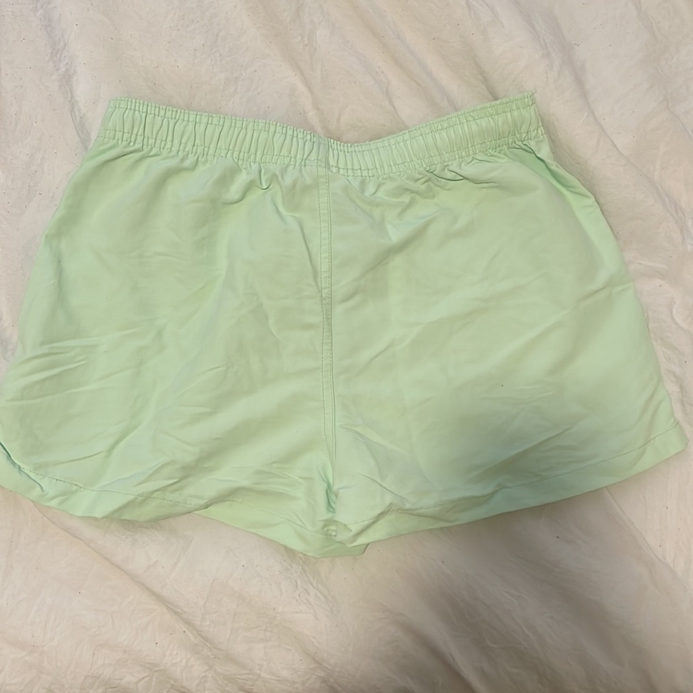 Aritzia TNA workout shorts with pockets. Never worn! - Picture 2 of 3